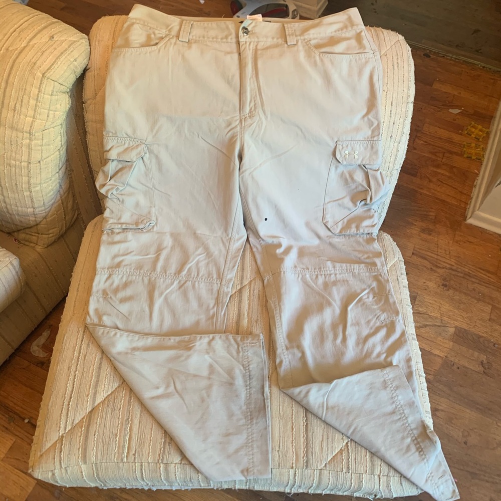 Under Armour cargo khakis